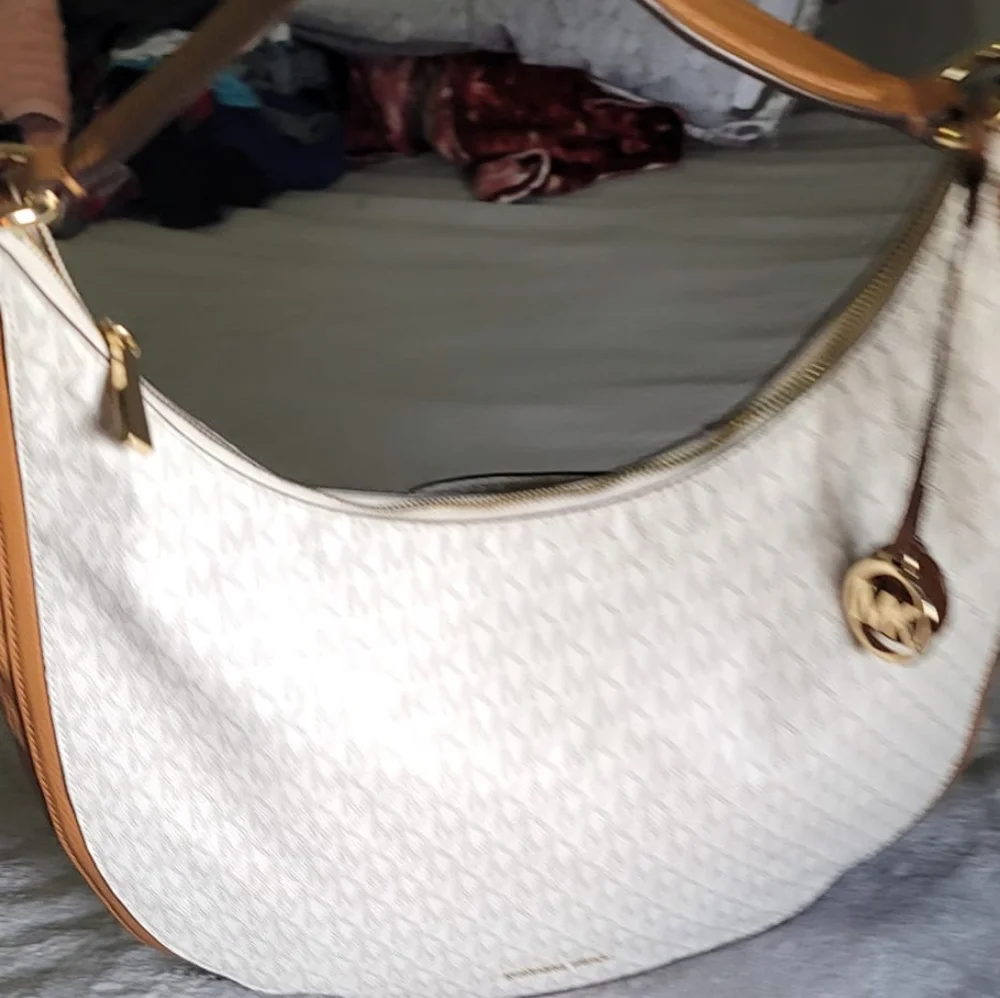 Michael's kors bags - Picture 11 of 14